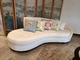 ISO18001 Standardhotelzimmer Sofa Curved Tufted White Sofa 2200*900*800mm