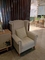 930*900*1150mm weißer einzelner Sofa Chair Tufted Fabric Recliner rollten Arm